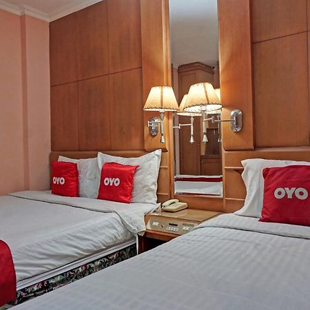 Oyo 671 Hotel Capitol Jakarta Bagian luar foto