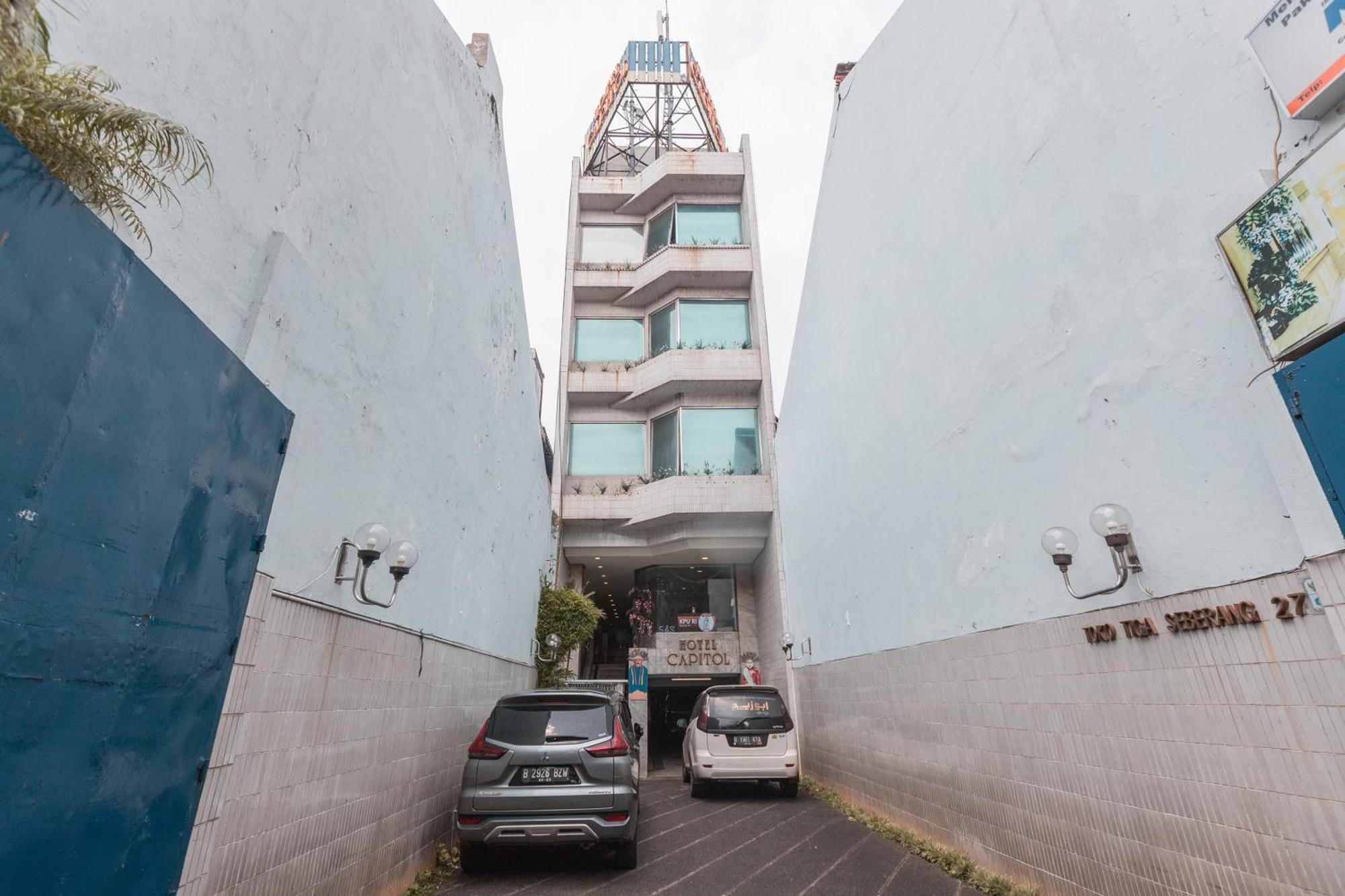 Oyo 671 Hotel Capitol Jakarta Bagian luar foto