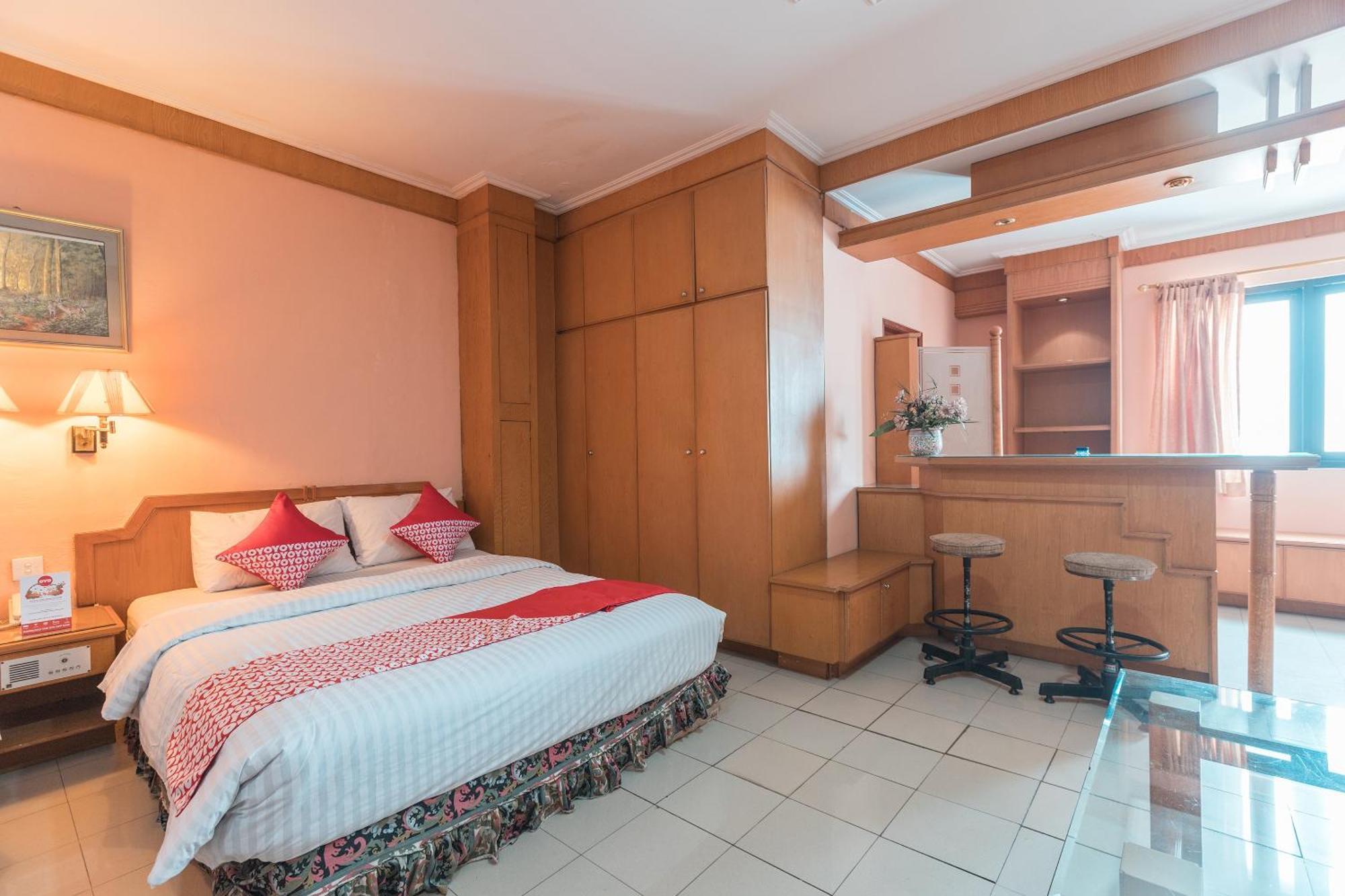 Oyo 671 Hotel Capitol Jakarta Bagian luar foto
