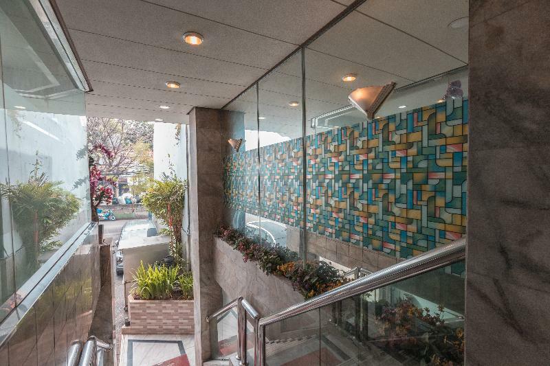Oyo 671 Hotel Capitol Jakarta Bagian luar foto